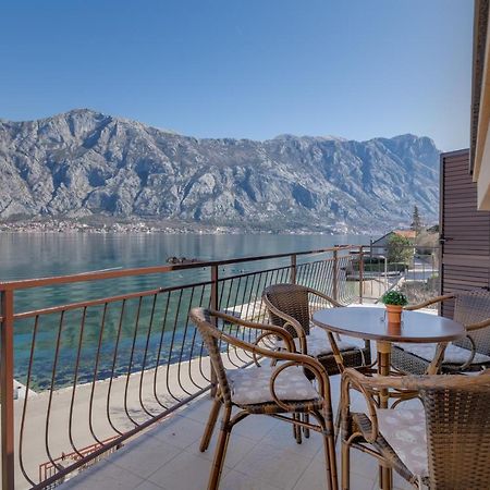 Apartments Pajovic コトル エクステリア 写真