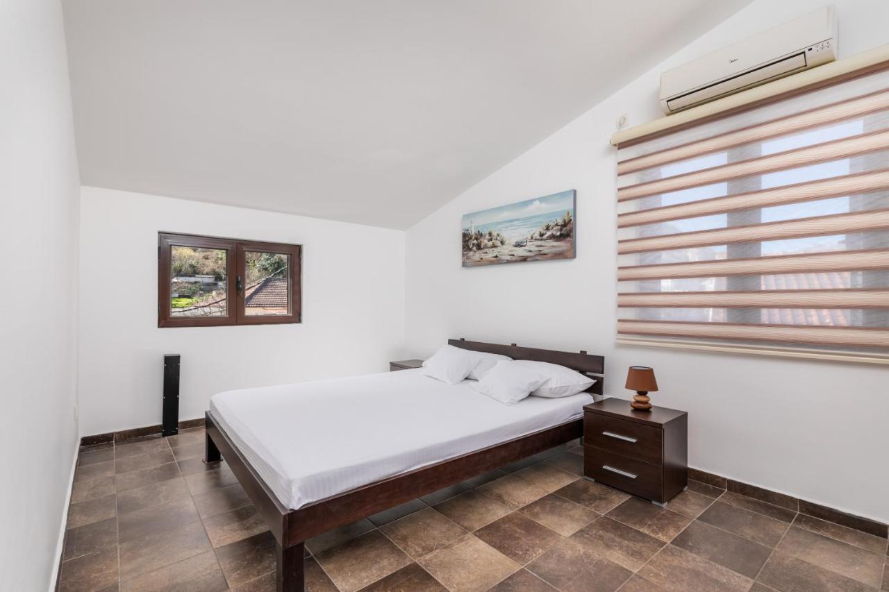 Apartments Pajovic コトル エクステリア 写真