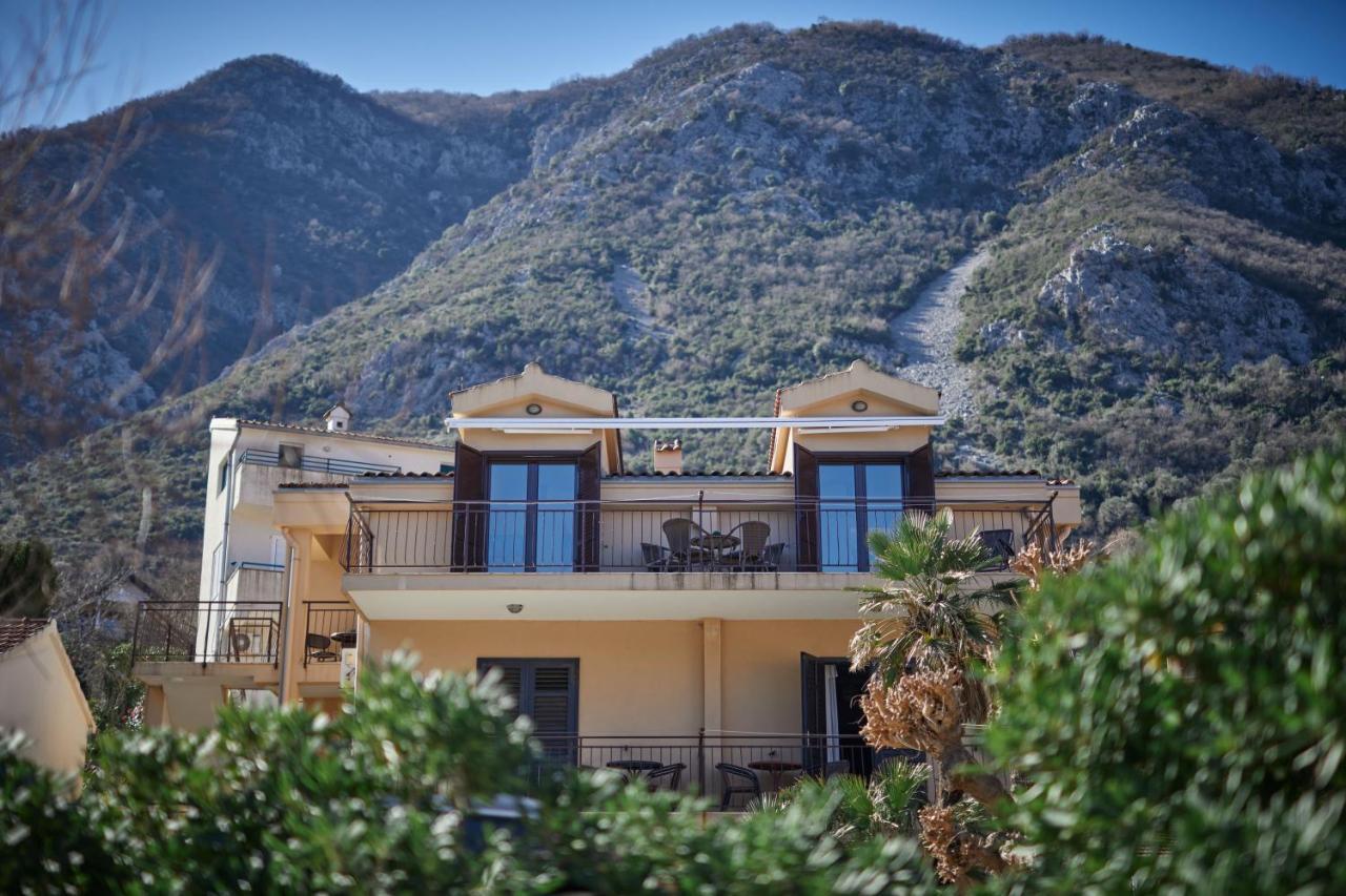 Apartments Pajovic コトル エクステリア 写真