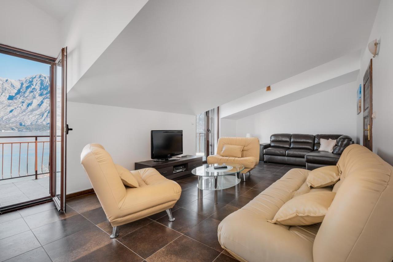 Apartments Pajovic コトル エクステリア 写真